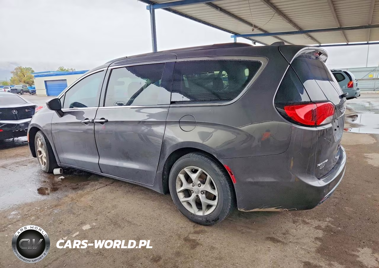 2019 Chrysler Pacifica Touring Plus VIN:2C4RC1FG7KR628655 - 2