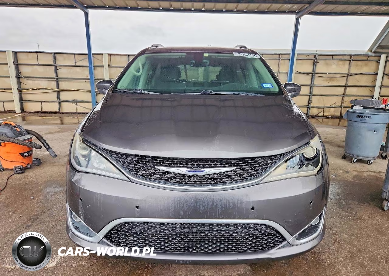 2019 Chrysler Pacifica Touring Plus VIN:2C4RC1FG7KR628655 - 5