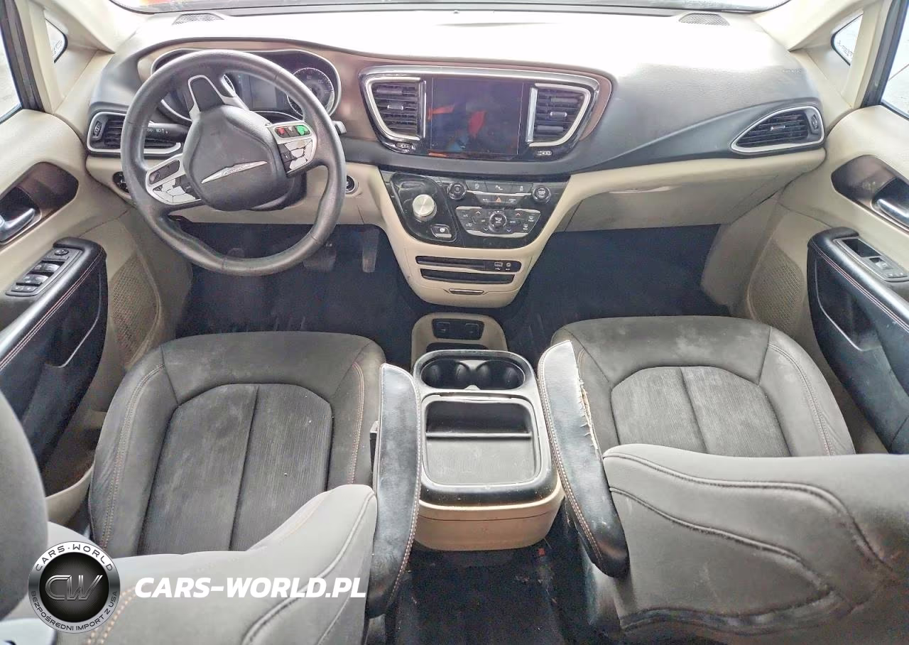 2019 Chrysler Pacifica Touring Plus VIN:2C4RC1FG7KR628655 - 8