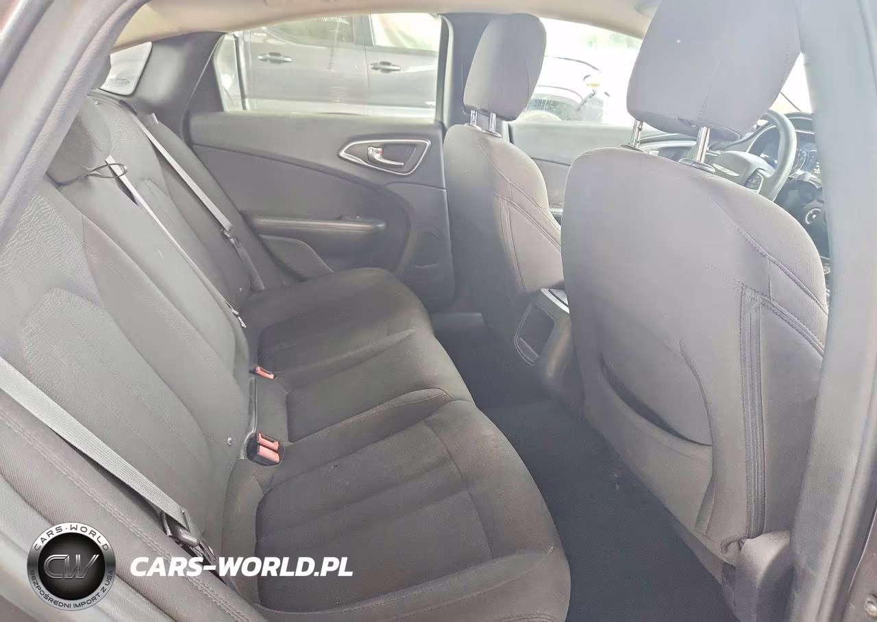 2015 Chrysler 200 Limited VIN:1C3CCCAB9FN555437 - 10