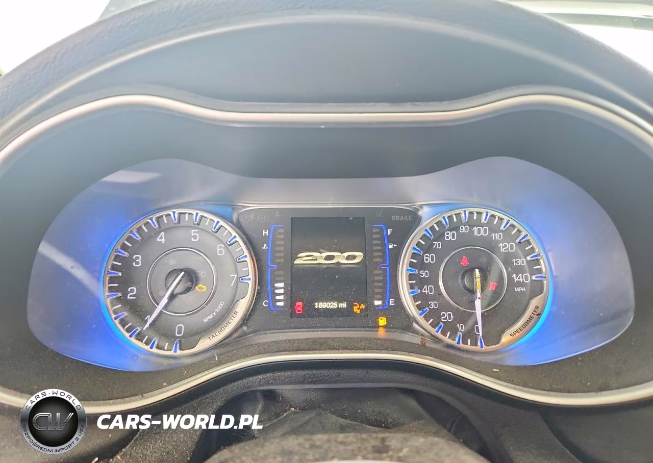 2015 Chrysler 200 Limited VIN:1C3CCCAB9FN555437 - 9