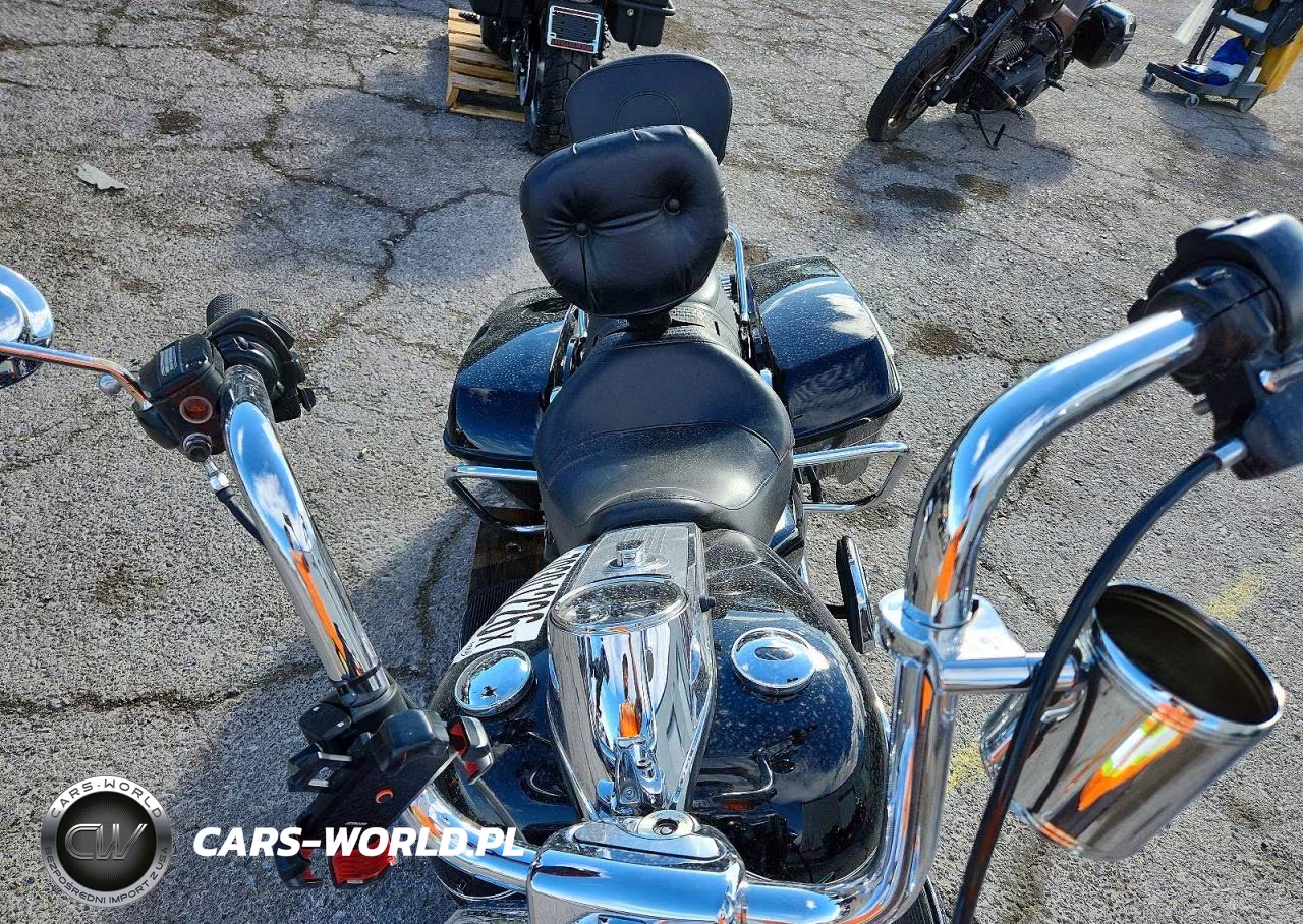 2012 Harley-Davidson Flhrc Road King Classic VIN:1HD1FRM15CB667728 - 5