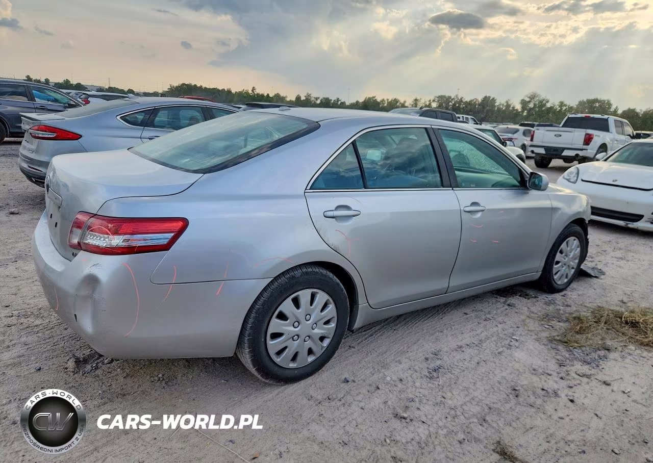2010 Toyota Camry Le VIN:4T1BF3EK1AU031816 - 3