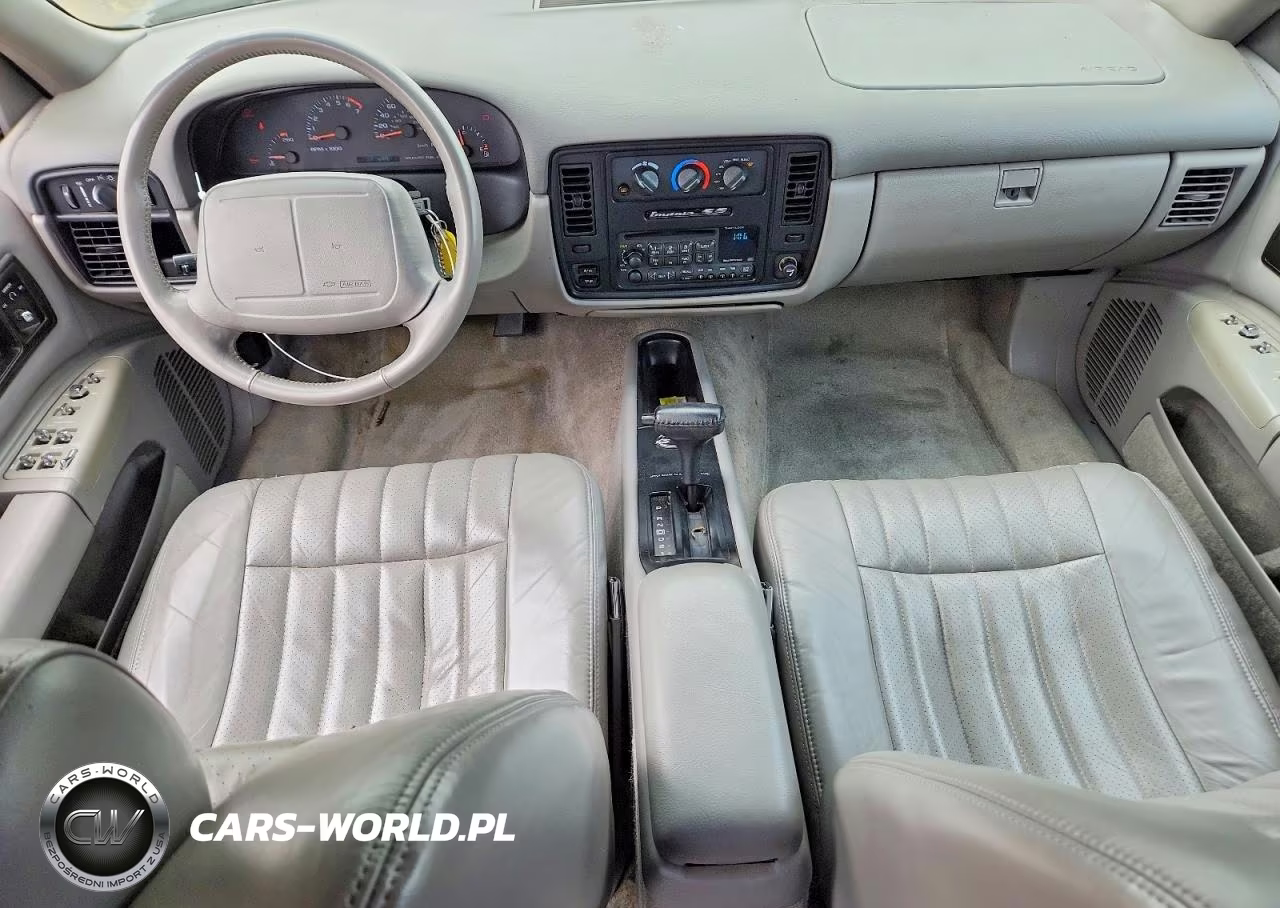 1996 Chevrolet Caprice - Impala Classic Ss VIN:1G1BL52P5TR112843 - 8