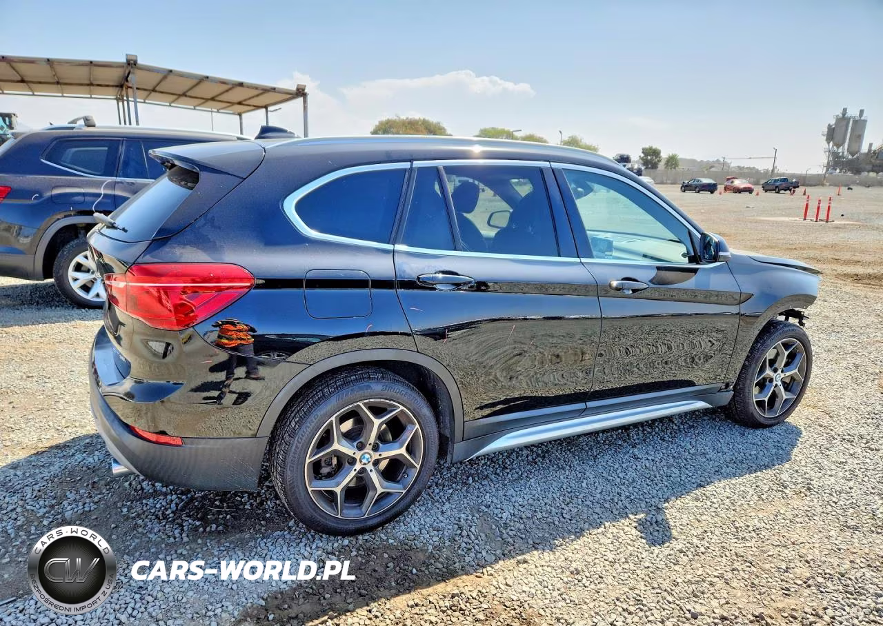 2018 BMW X1 Sdrive28I VIN:WBXHU7C39J5L07017 - 3