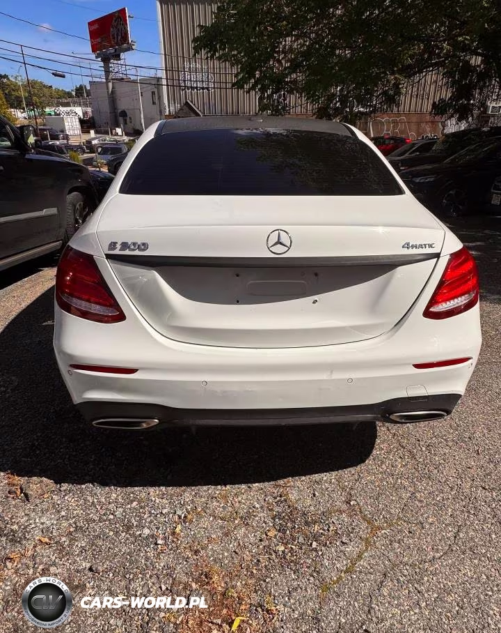 2017 Mercedes-Benz E 300 4Matic VIN:WDDZF4KBXHA018352 - 6