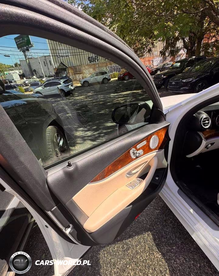 2017 Mercedes-Benz E 300 4Matic VIN:WDDZF4KBXHA018352 - 8