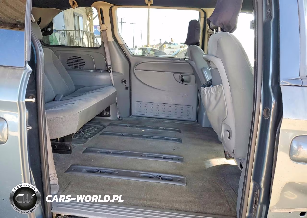 2007 Chrysler Town & Country Lx VIN:1A4GJ45R77B240424 - 11