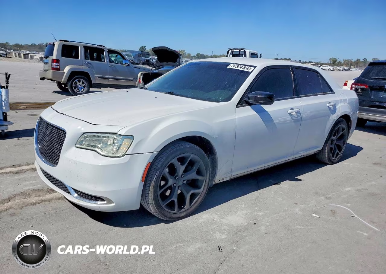2020 Chrysler 300 Touring VIN:2C3CCAAG5LH225587 - 1