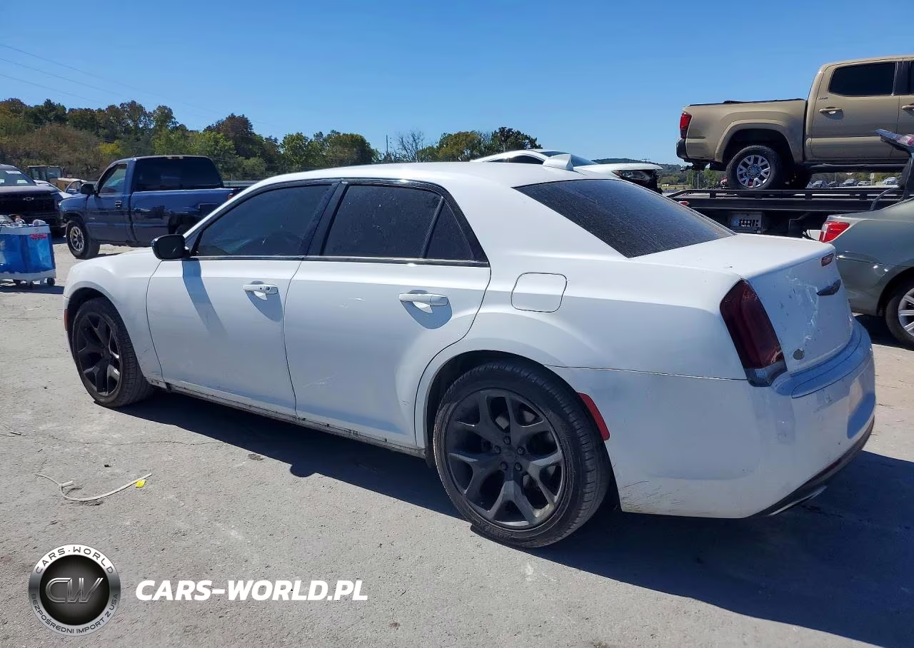2020 Chrysler 300 Touring VIN:2C3CCAAG5LH225587 - 2