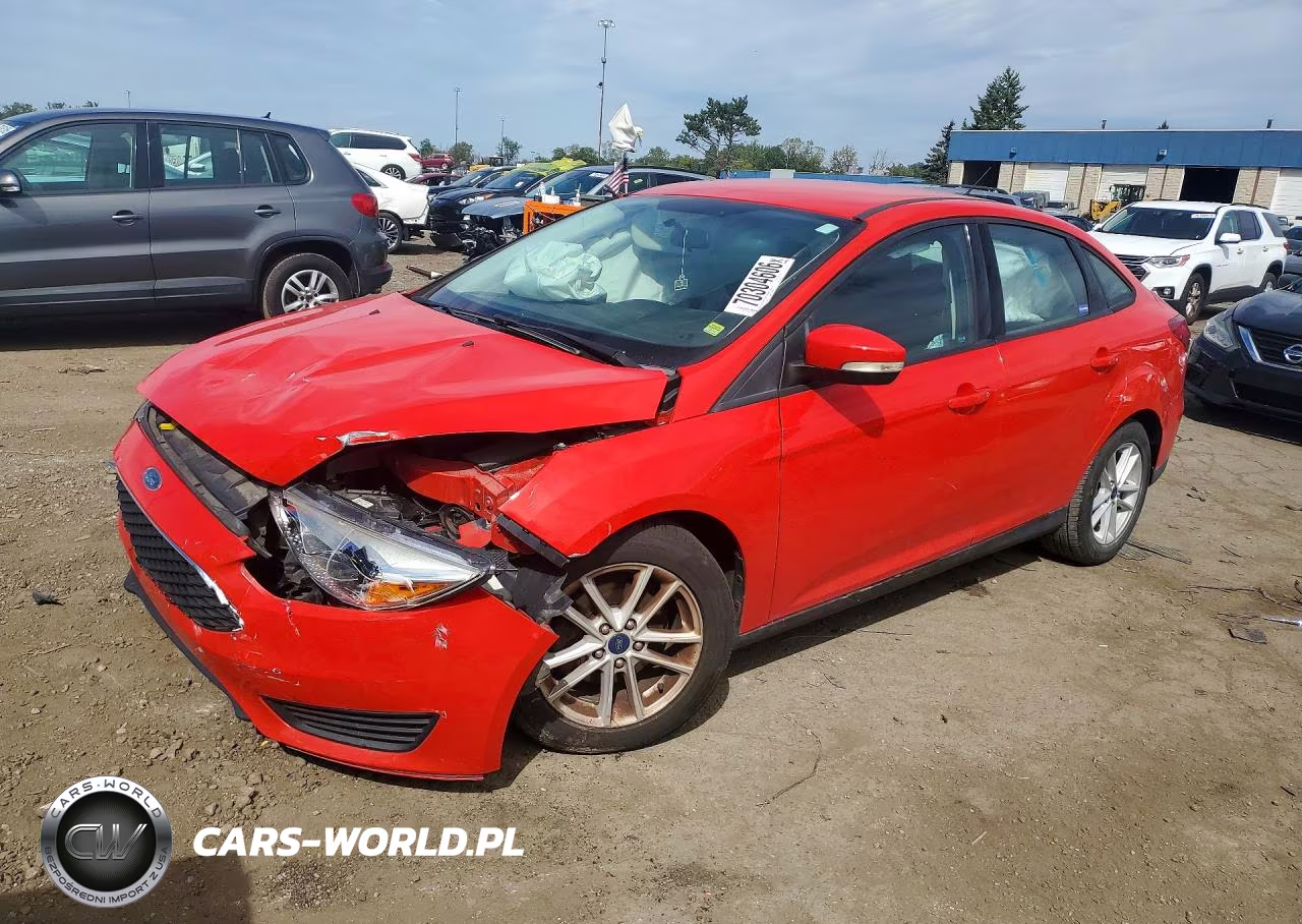 2017 Ford Focus Se VIN:1FADP3F23HL347104 - 1