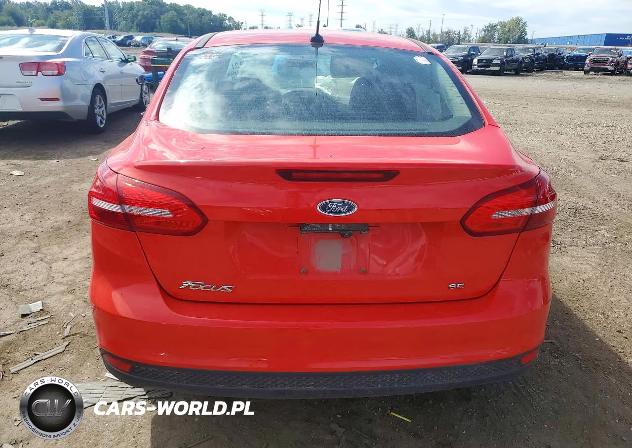 2017 Ford Focus Se VIN:1FADP3F23HL347104 - 6