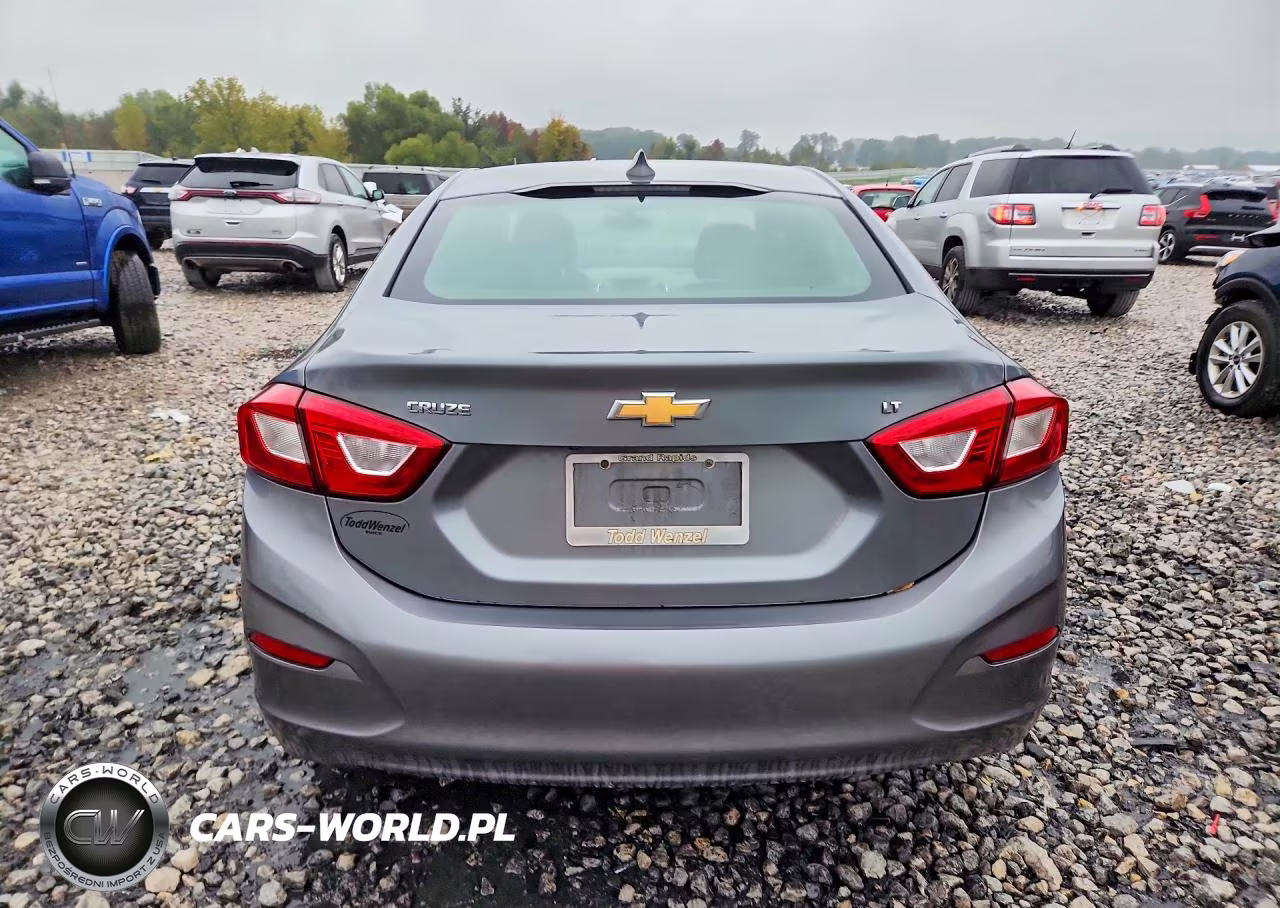 2018 Chevrolet Cruze Lt VIN:1G1BE5SM1J7163152 - 6