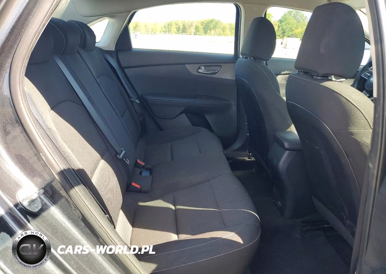 2021 Kia Forte Lxs VIN:3KPF24AD1ME263124 - 10