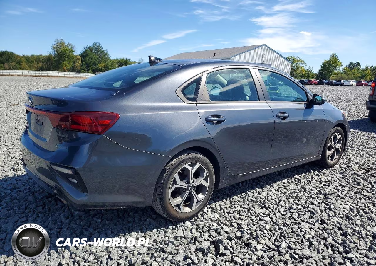 2021 Kia Forte Lxs VIN:3KPF24AD1ME263124 - 3