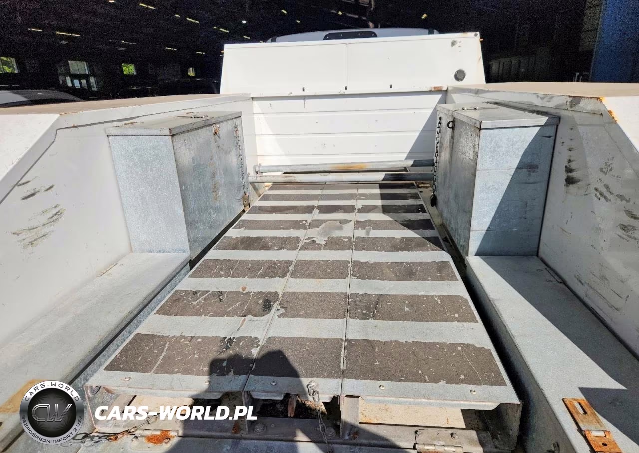 2019 Ford F550 Super Duty VIN:1FDUF5HY6KEF42664 - 10