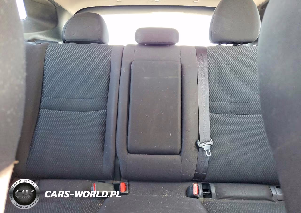 2018 Nissan Rogue Sport S VIN:JN1BJ1CP6JW160387 - 10