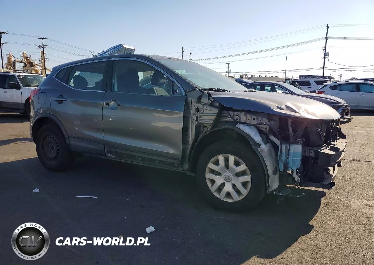 2018 Nissan Rogue Sport S VIN:JN1BJ1CP6JW160387 - 4