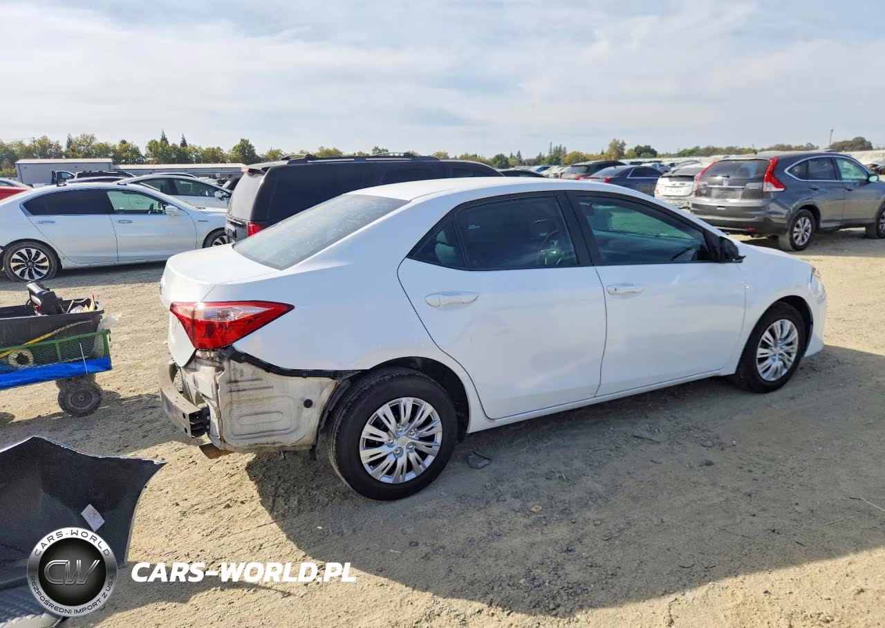 2018 Toyota Corolla L VIN:5YFBURHEXJP770733 - 3