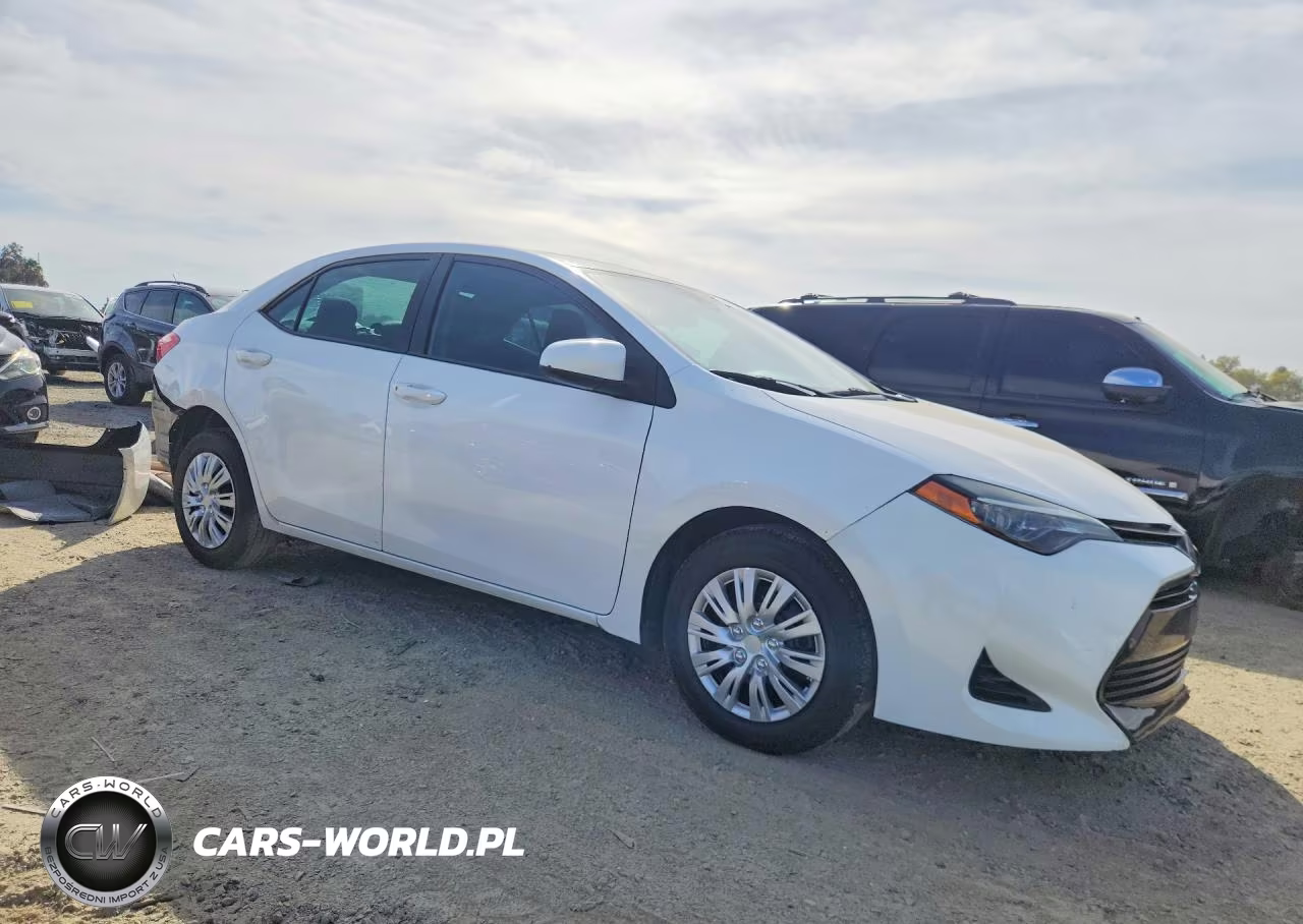 2018 Toyota Corolla L VIN:5YFBURHEXJP770733 - 4