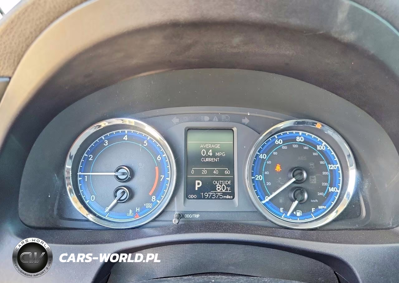 2018 Toyota Corolla L VIN:5YFBURHEXJP770733 - 9