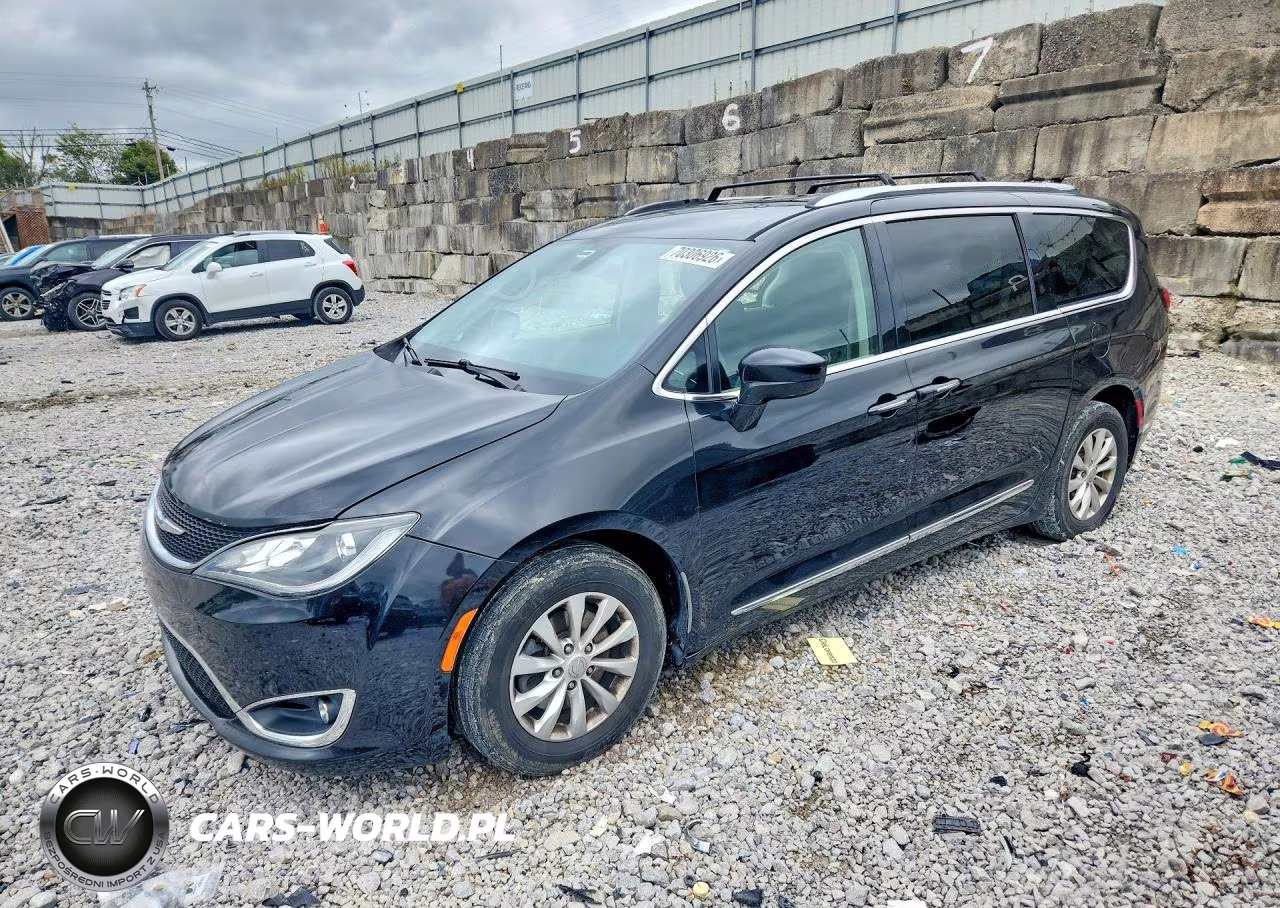 2019 Chrysler Pacifica Touring L VIN:2C4RC1BG5KR651602 - 1