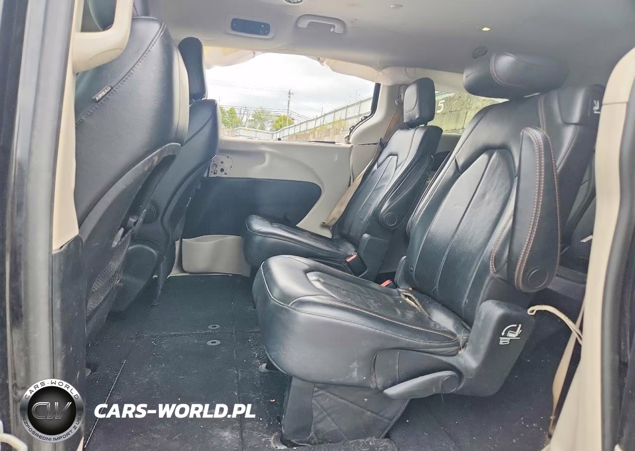 2019 Chrysler Pacifica Touring L VIN:2C4RC1BG5KR651602 - 11