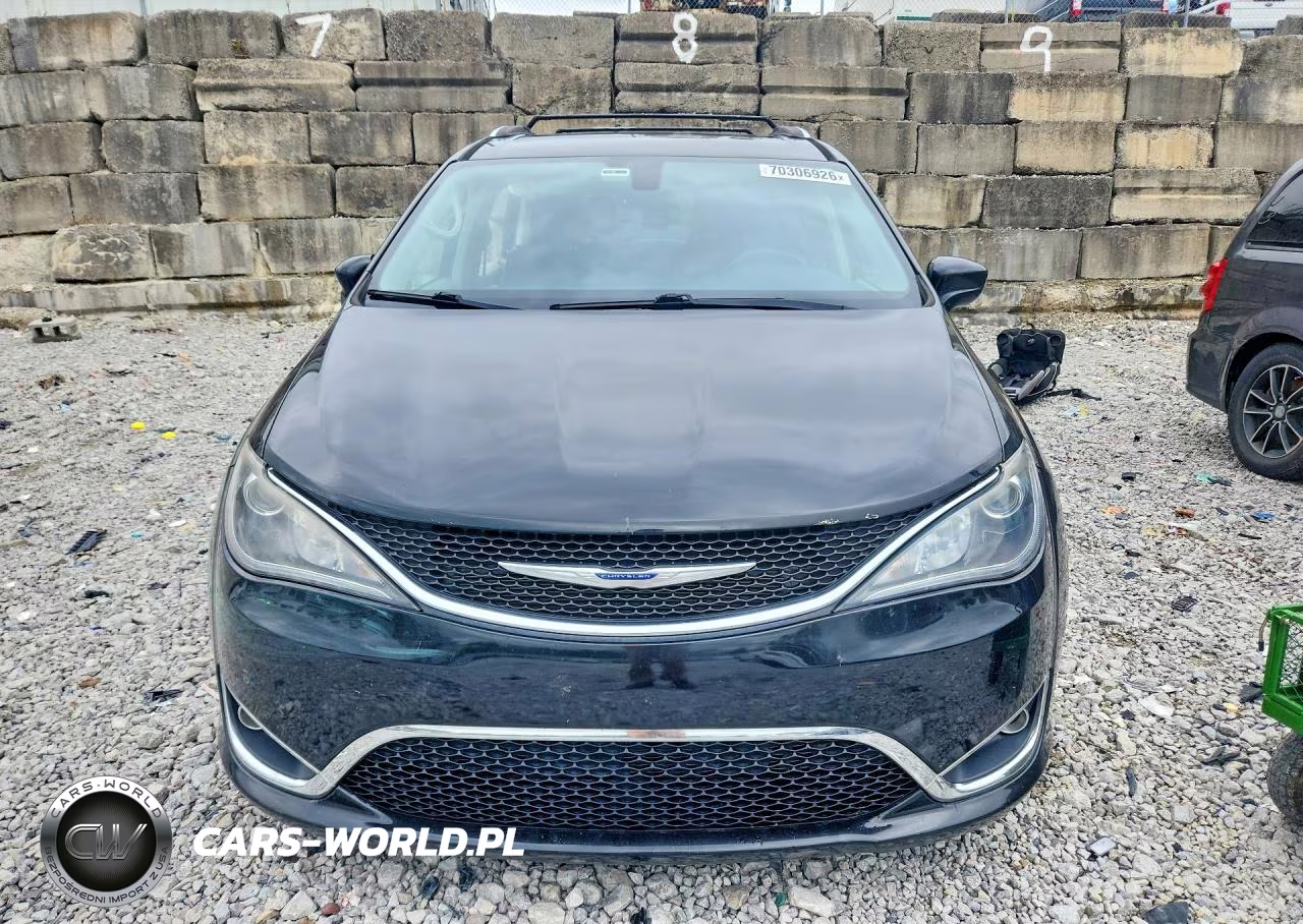 2019 Chrysler Pacifica Touring L VIN:2C4RC1BG5KR651602 - 5