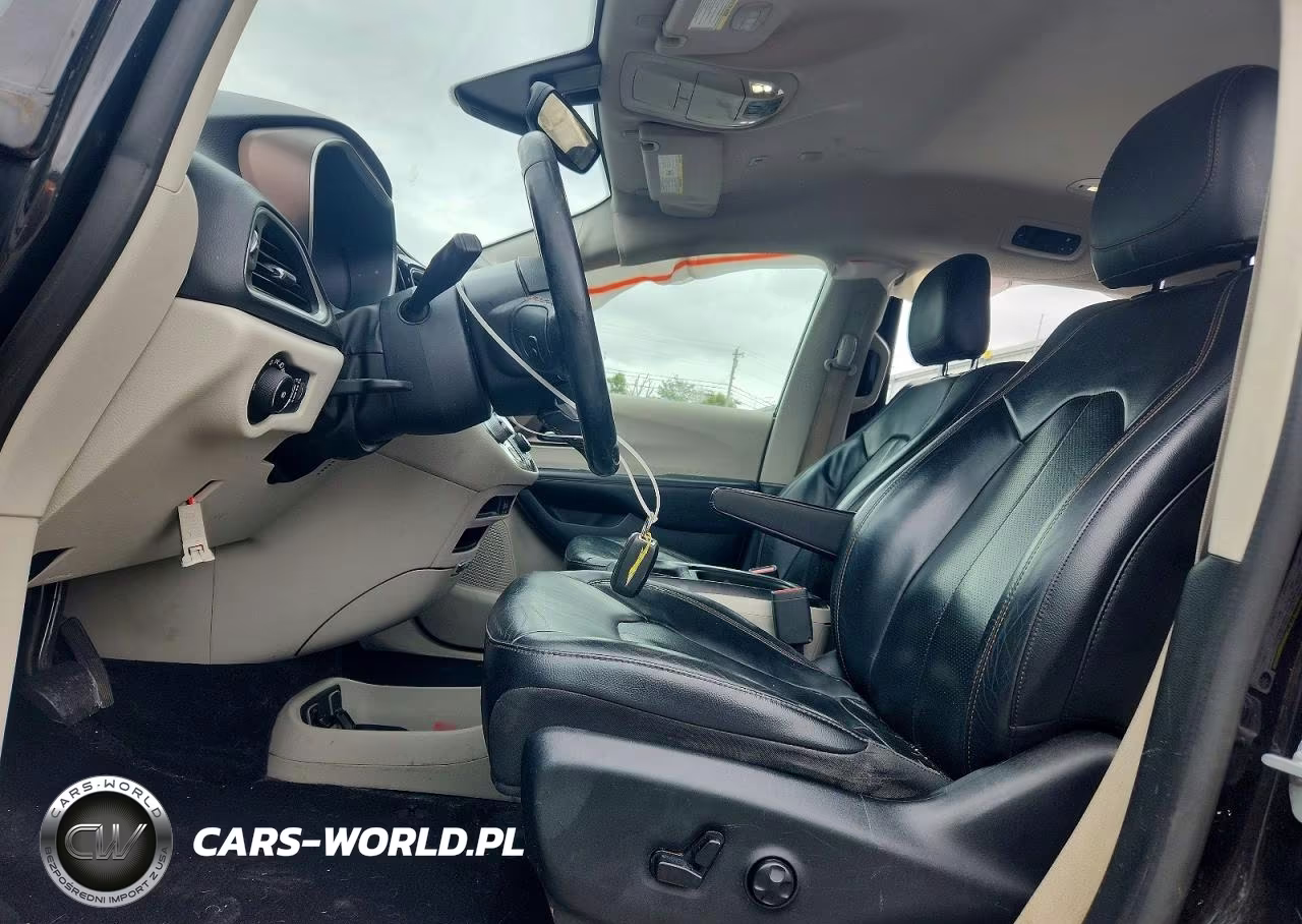 2019 Chrysler Pacifica Touring L VIN:2C4RC1BG5KR651602 - 7