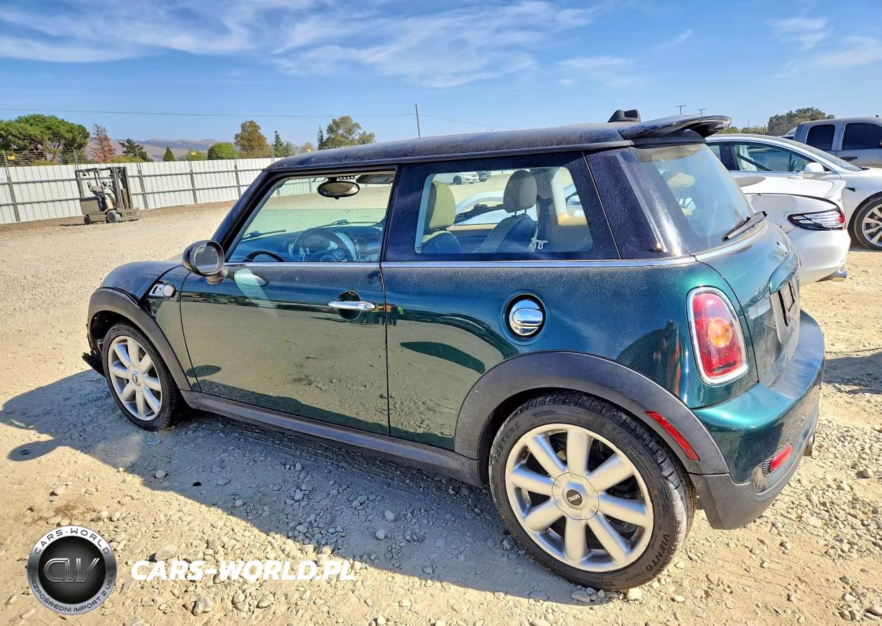 2008 Mini Cooper S VIN:WMWMF73598TV38705 - 2