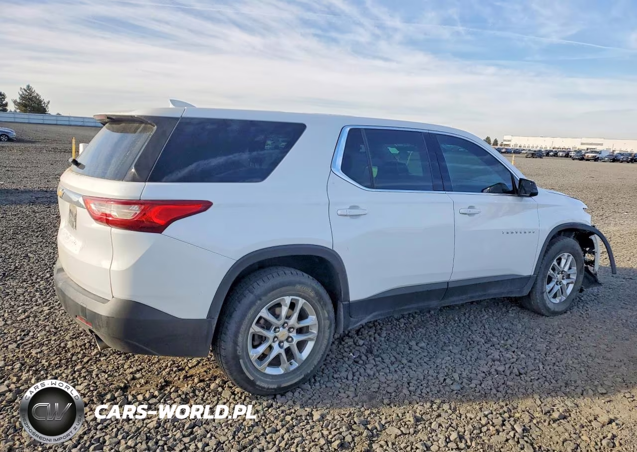 2018 Chevrolet Traverse L VIN:1GNEREKW1JJ146985 - 3