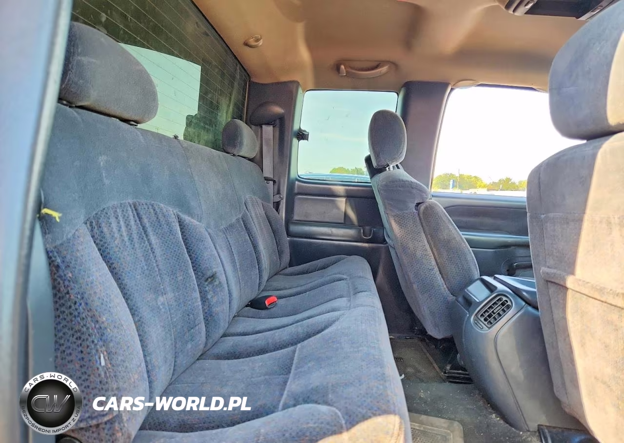 1999 Chevrolet Silverado K2500 VIN:1GCGK29U3XE196328 - 11