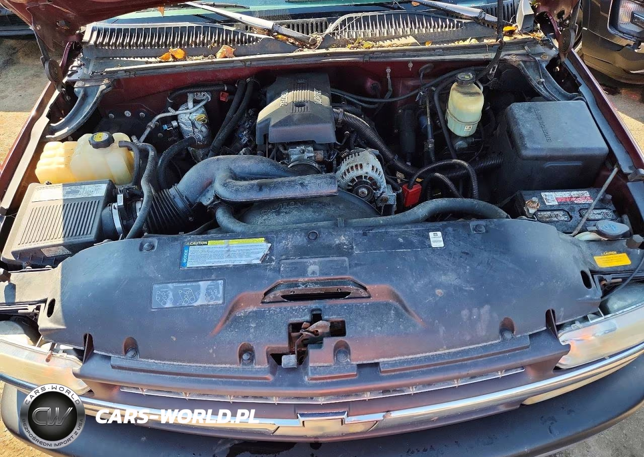 1999 Chevrolet Silverado K2500 VIN:1GCGK29U3XE196328 - 12