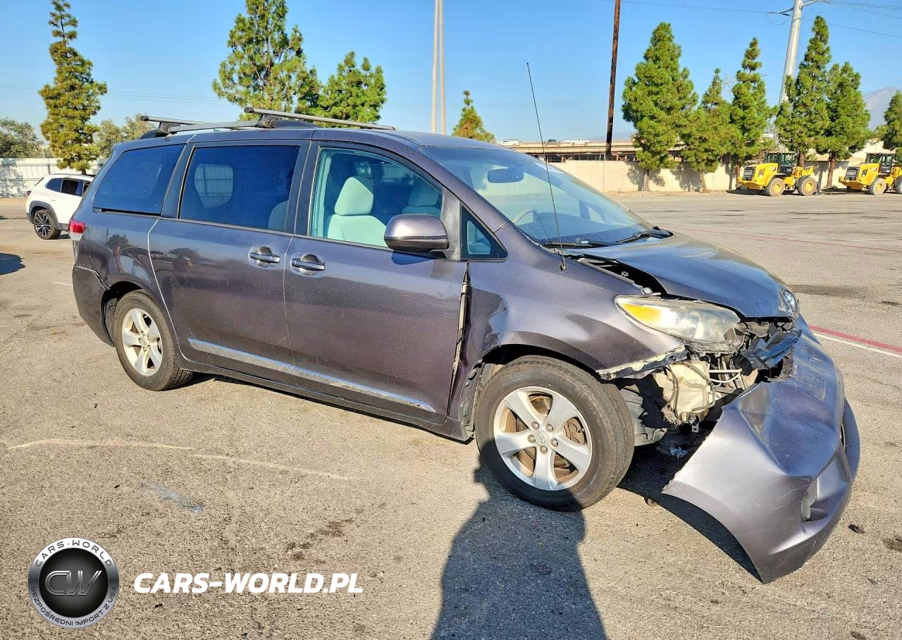 2014 Toyota Sienna Le VIN:5TDKK3DC2ES408433 - 4