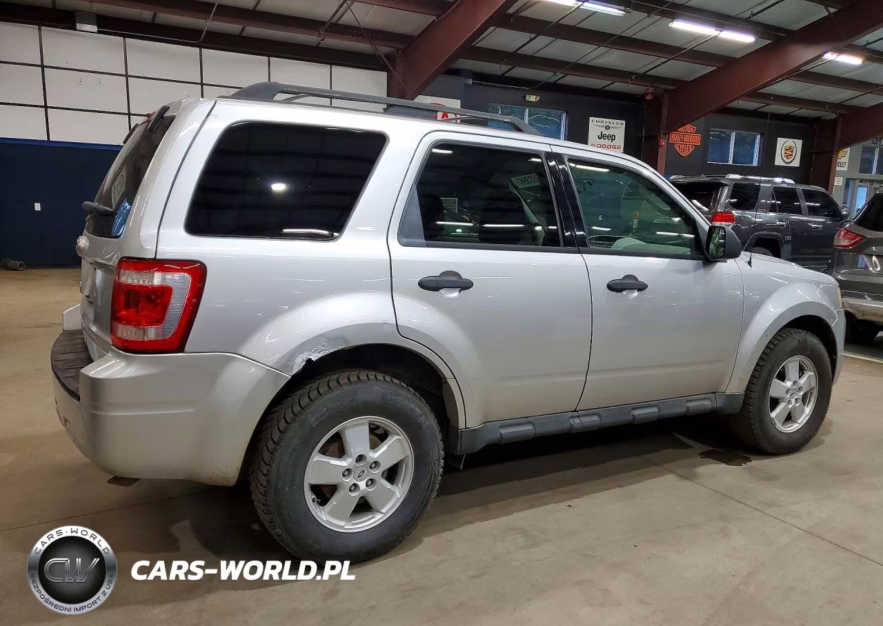 2010 Ford Escape Xls VIN:1FMCU9C79AKD34446 - 3
