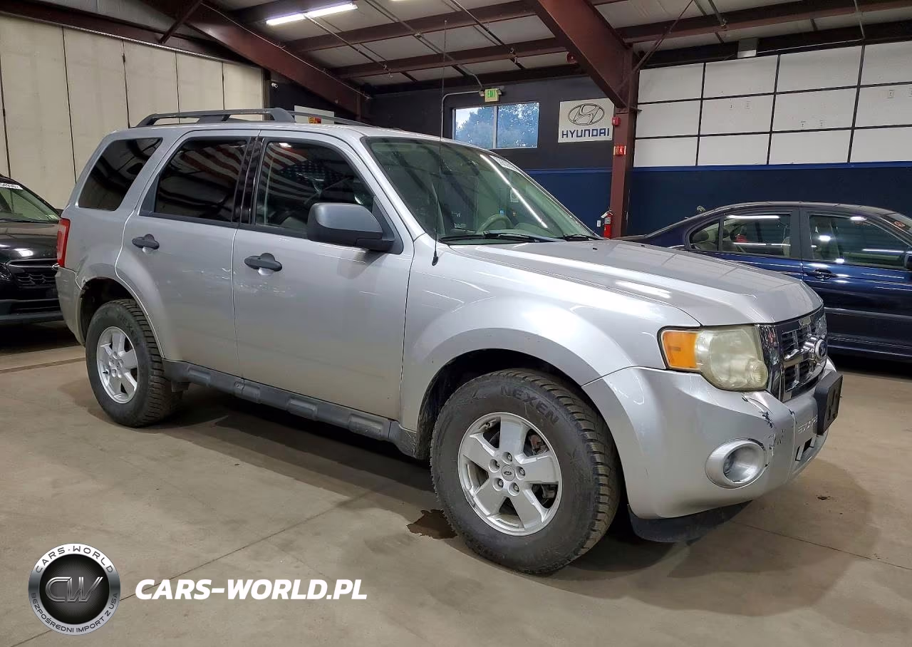 2010 Ford Escape Xls VIN:1FMCU9C79AKD34446 - 4