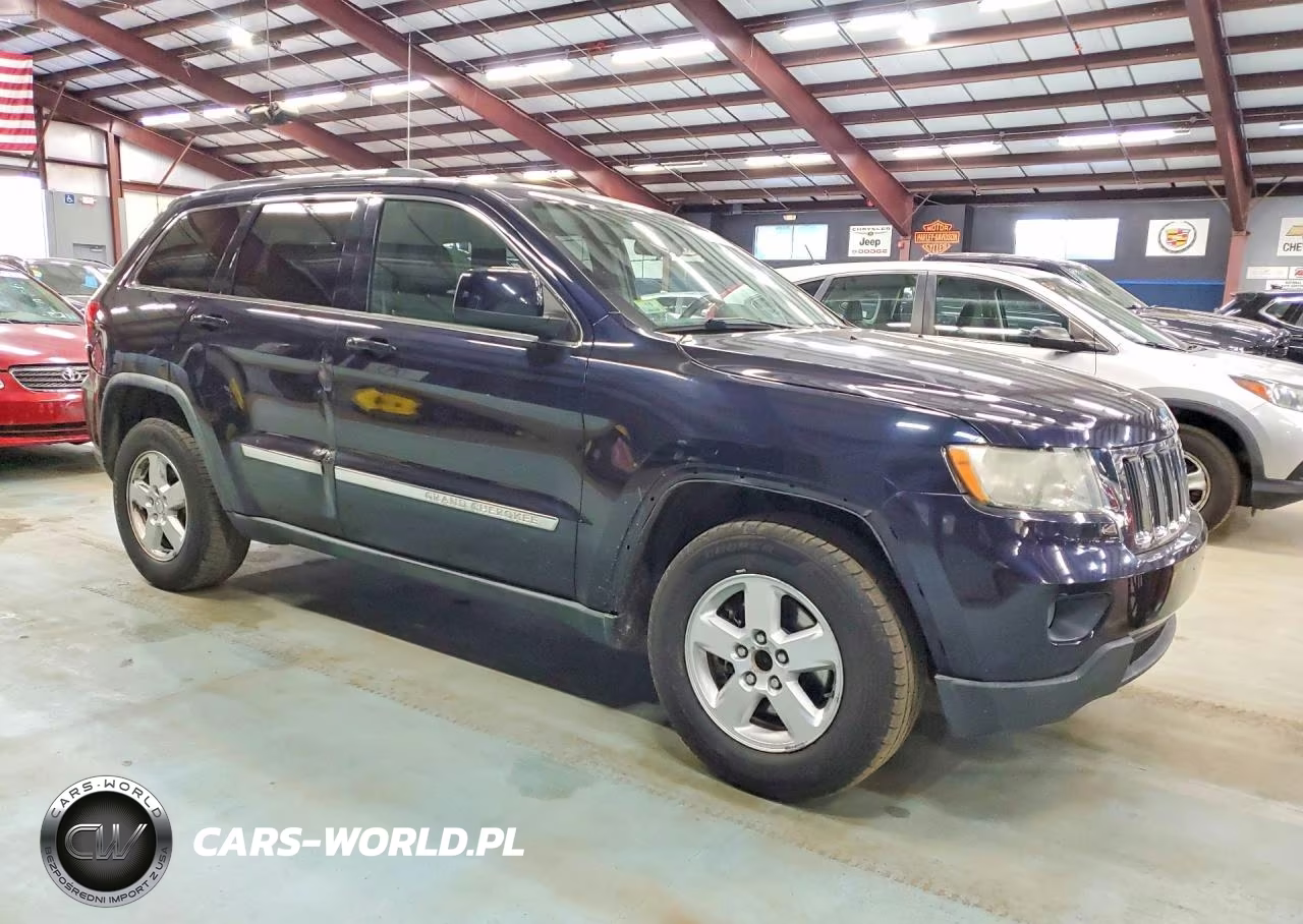 2011 Jeep Grand Cherokee Laredo VIN:1J4RR4GG3BC523323 - 4