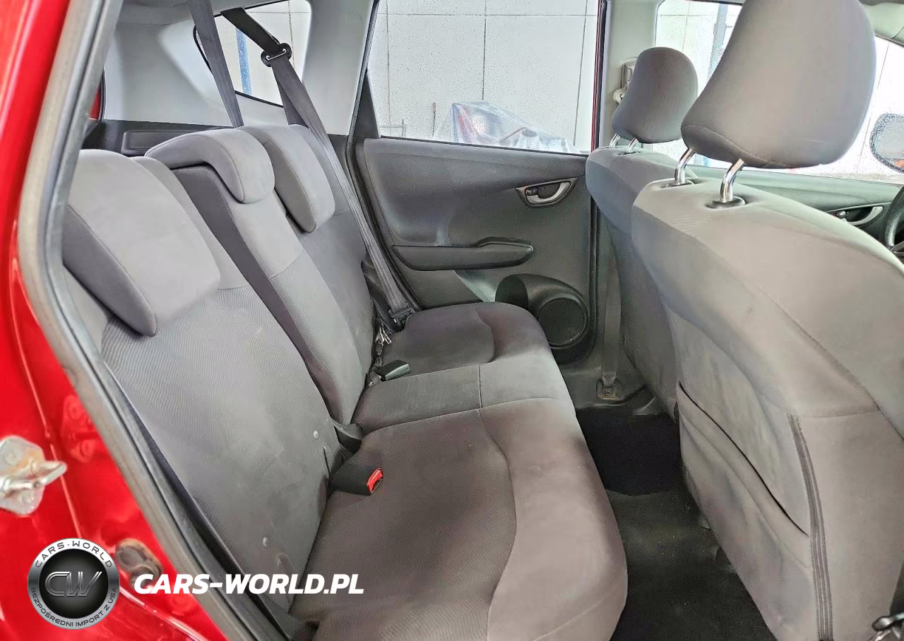 2011 Honda Fit VIN:JHMGE8H32BS008524 - 10
