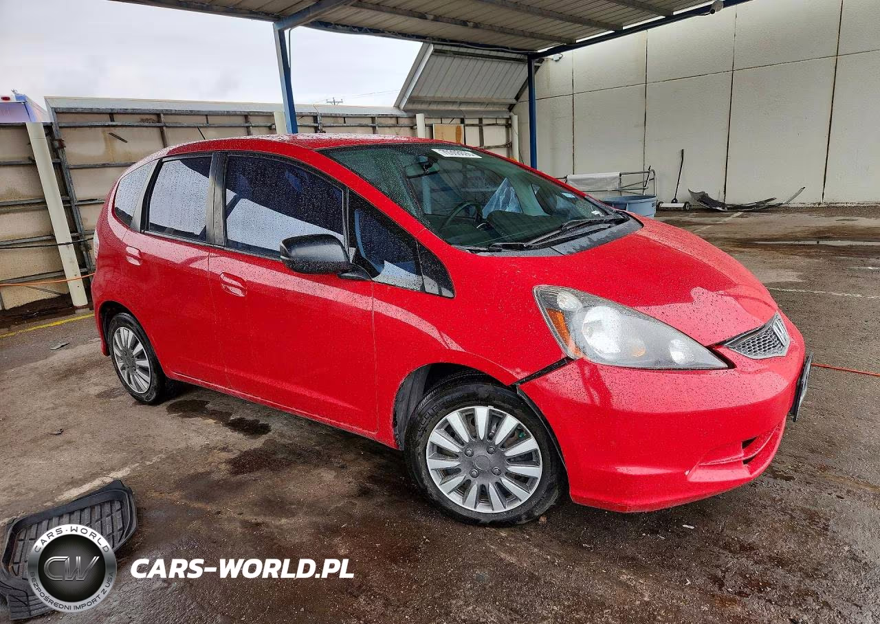 2011 Honda Fit VIN:JHMGE8H32BS008524 - 4