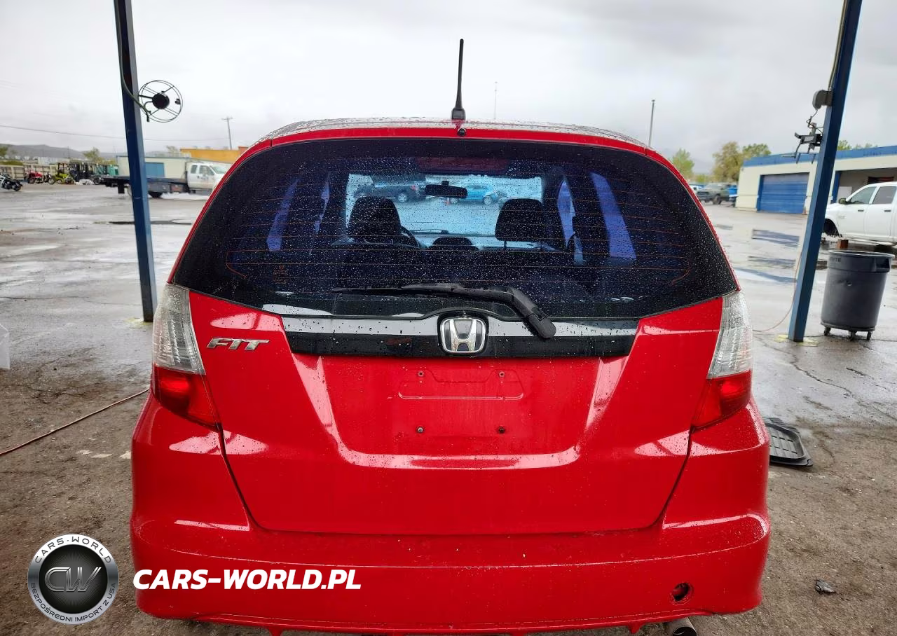 2011 Honda Fit VIN:JHMGE8H32BS008524 - 6