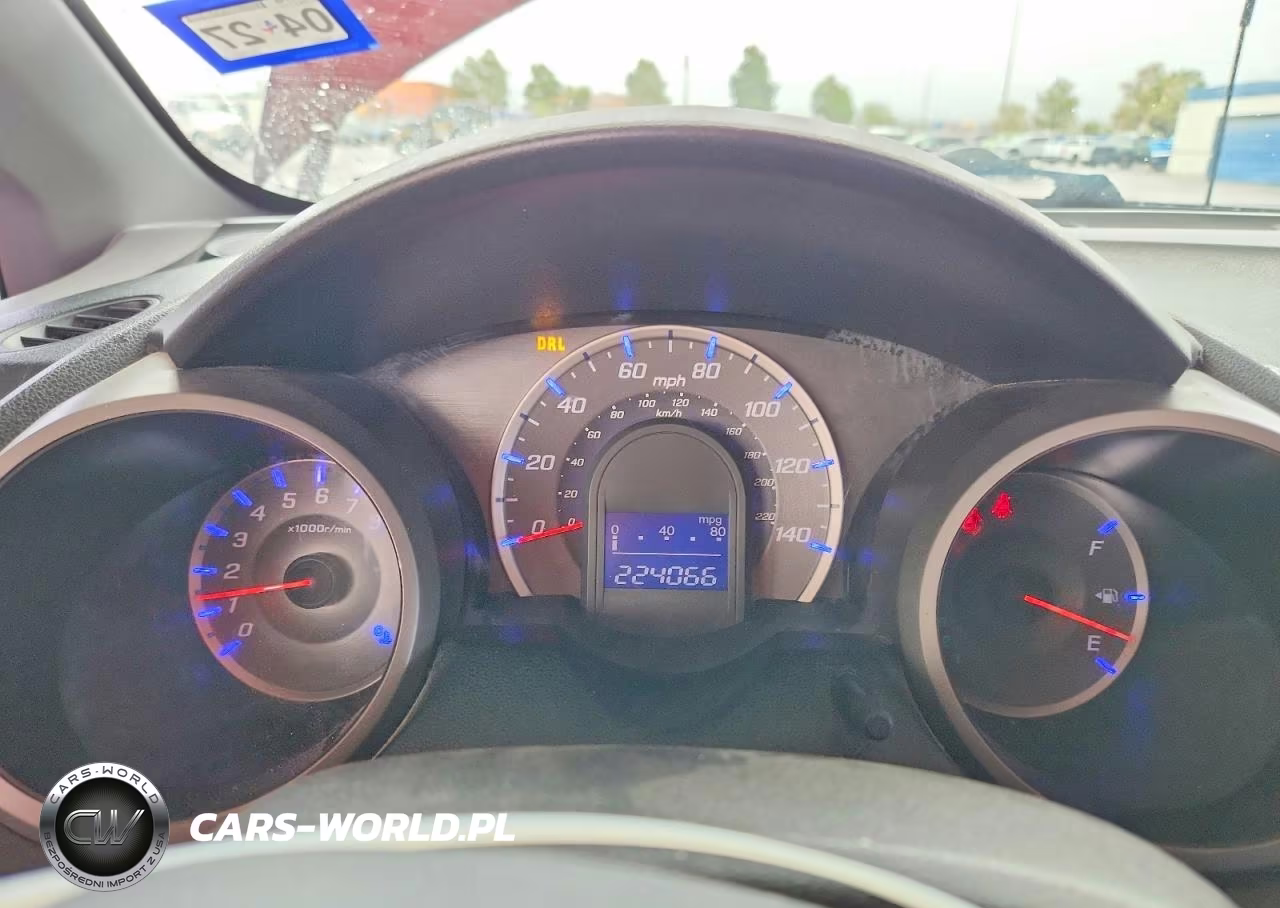 2011 Honda Fit VIN:JHMGE8H32BS008524 - 9