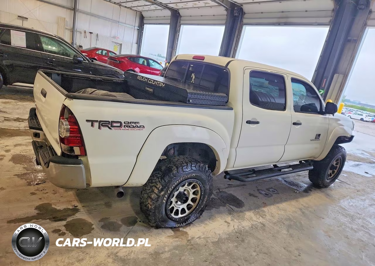 2013 Toyota Tacoma V6 VIN:3TMLU4EN8DM112366 - 3