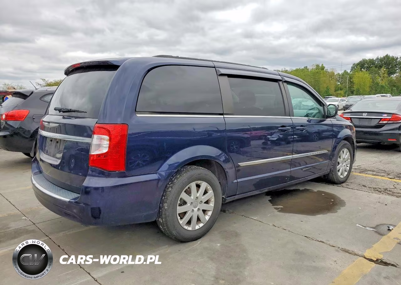 2016 Chrysler Town & Country Touring VIN:2C4RC1BG0GR189313 - 3