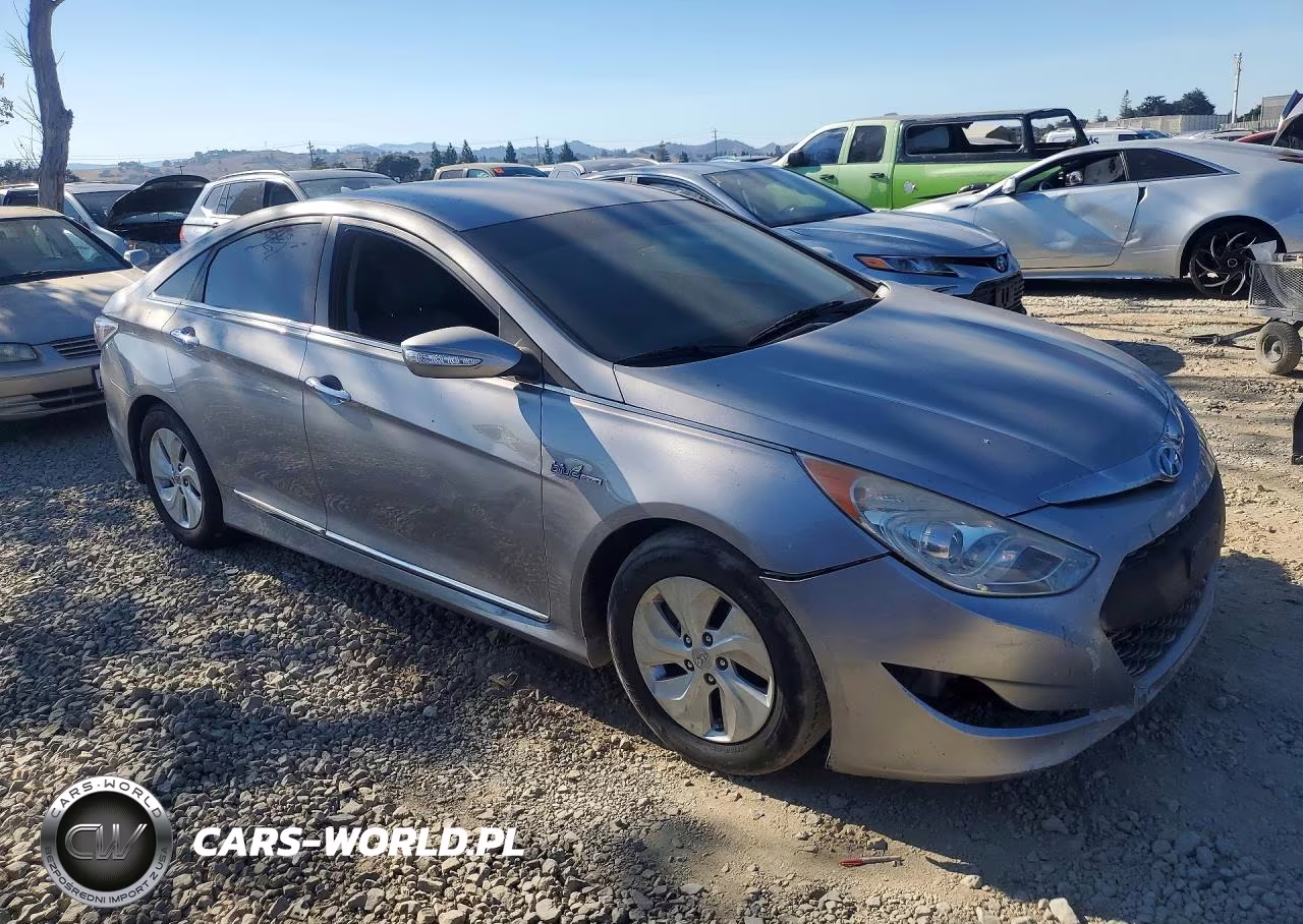 2013 Hyundai Sonata Hybrid VIN:KMHEC4A49DA065107 - 4