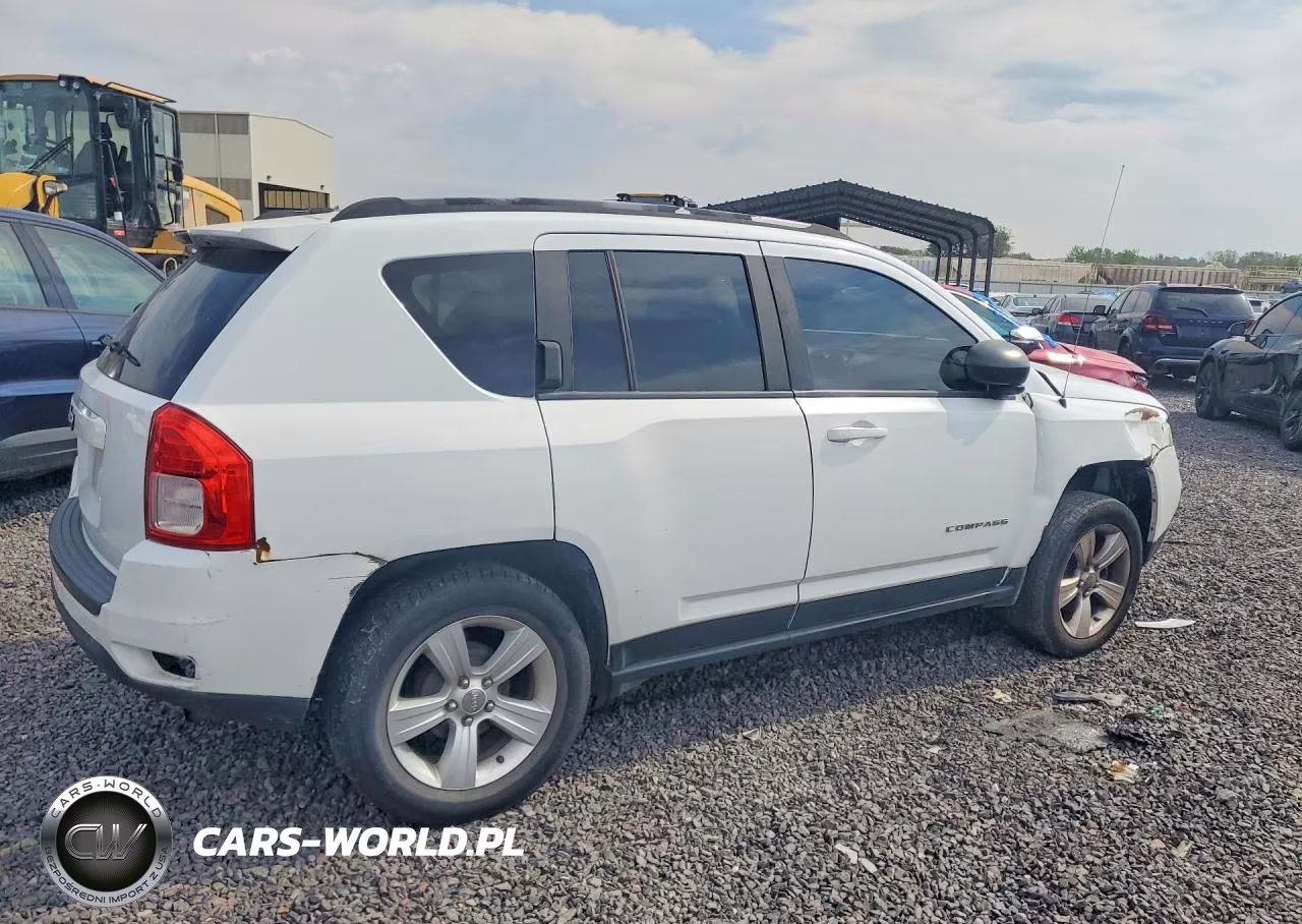 2016 Jeep Compass Sport VIN:1C4NJCBA1GD553544 - 3