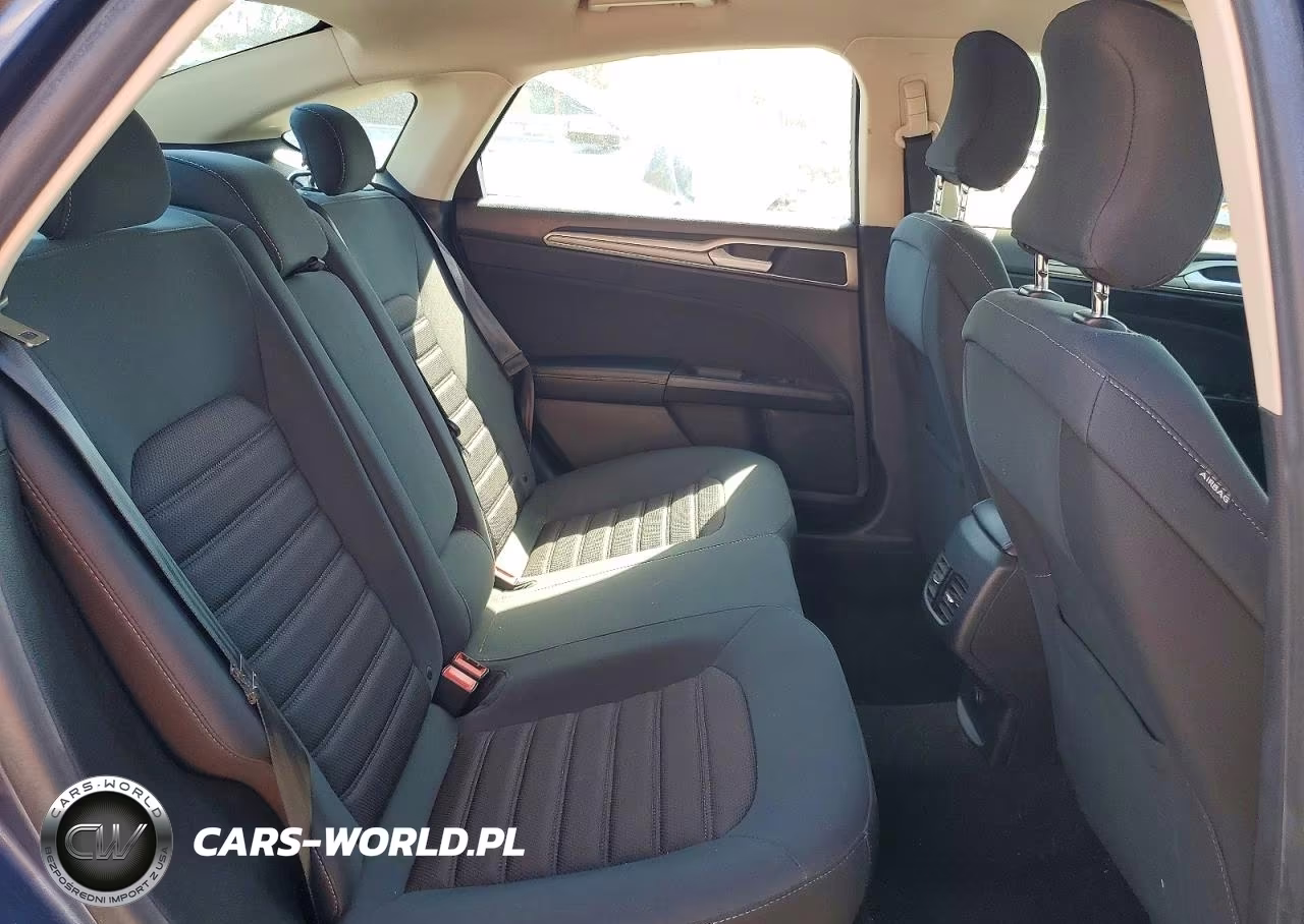 2019 Ford Fusion Se VIN:3FA6P0LU5KR174420 - 10
