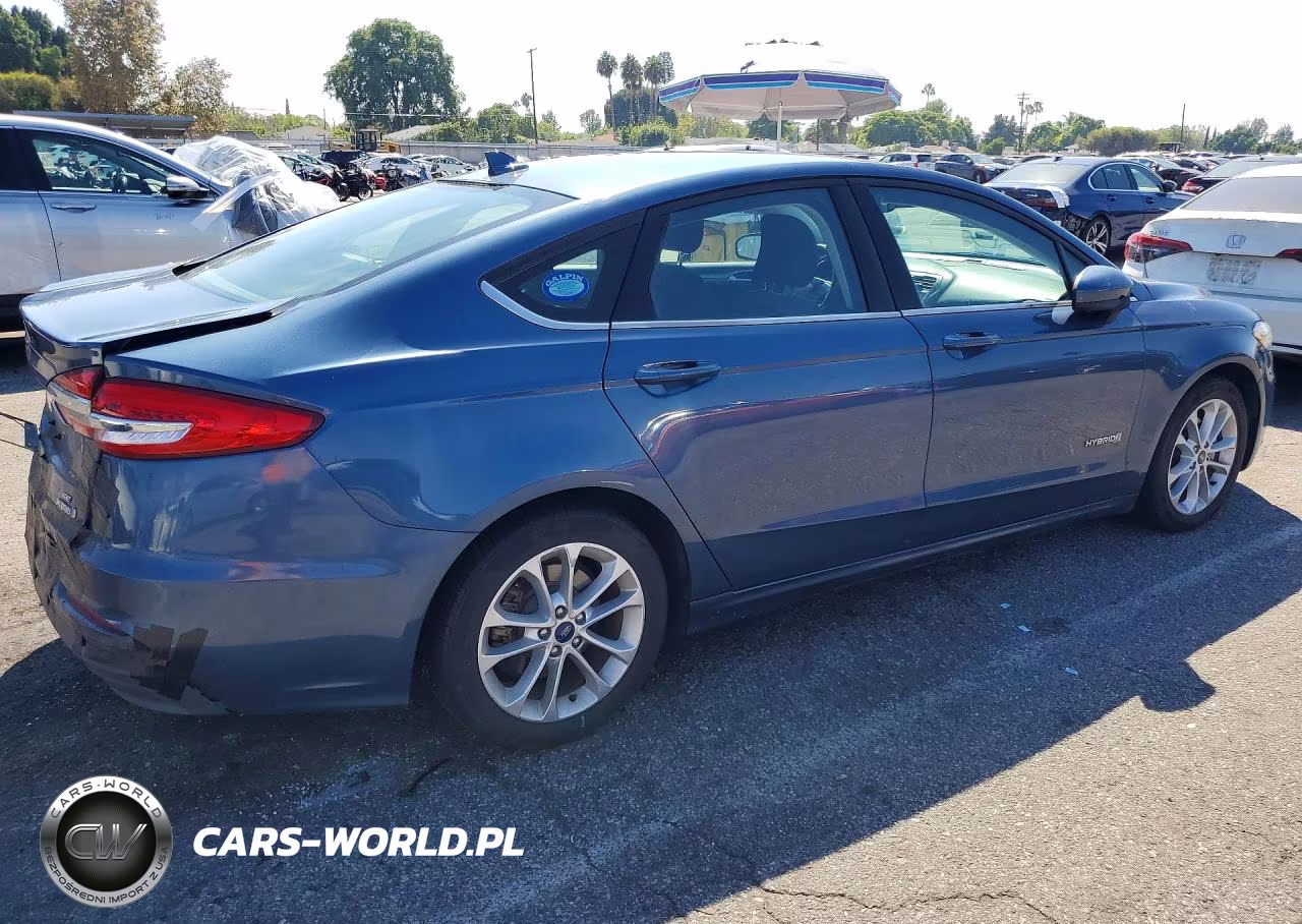 2019 Ford Fusion Se VIN:3FA6P0LU5KR174420 - 3