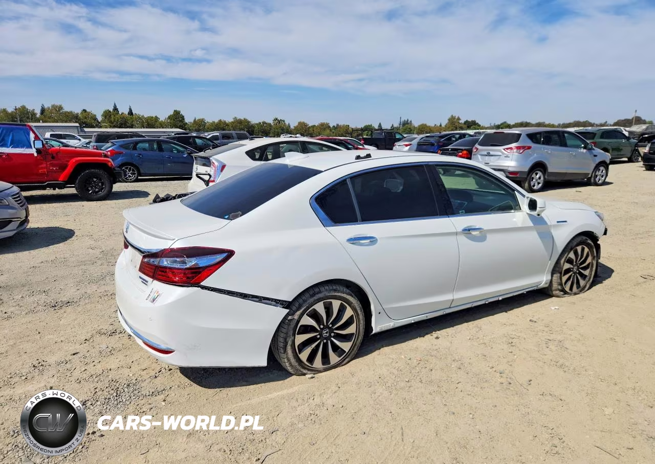 2017 Honda Accord Touring Hybrid VIN:JHMCR6F71HC001158 - 3
