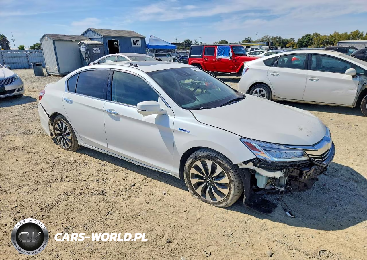 2017 Honda Accord Touring Hybrid VIN:JHMCR6F71HC001158 - 4