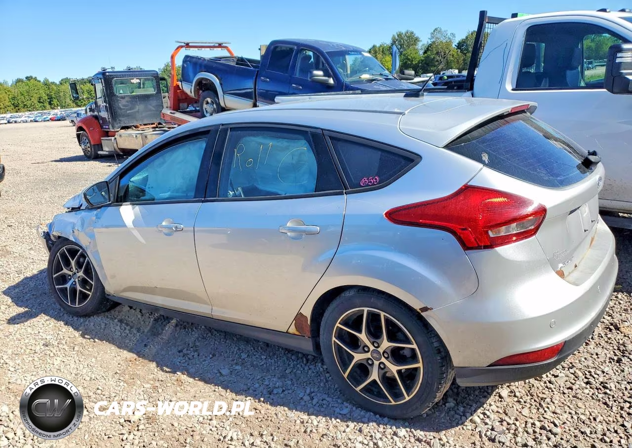 2018 Ford Focus Sel VIN:1FADP3M26JL317135 - 2